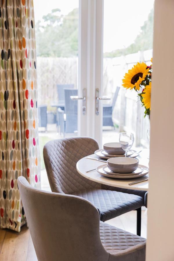 College Court Villa Bedale Bagian luar foto