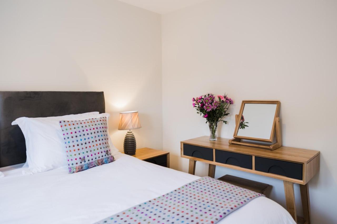 College Court Villa Bedale Bagian luar foto