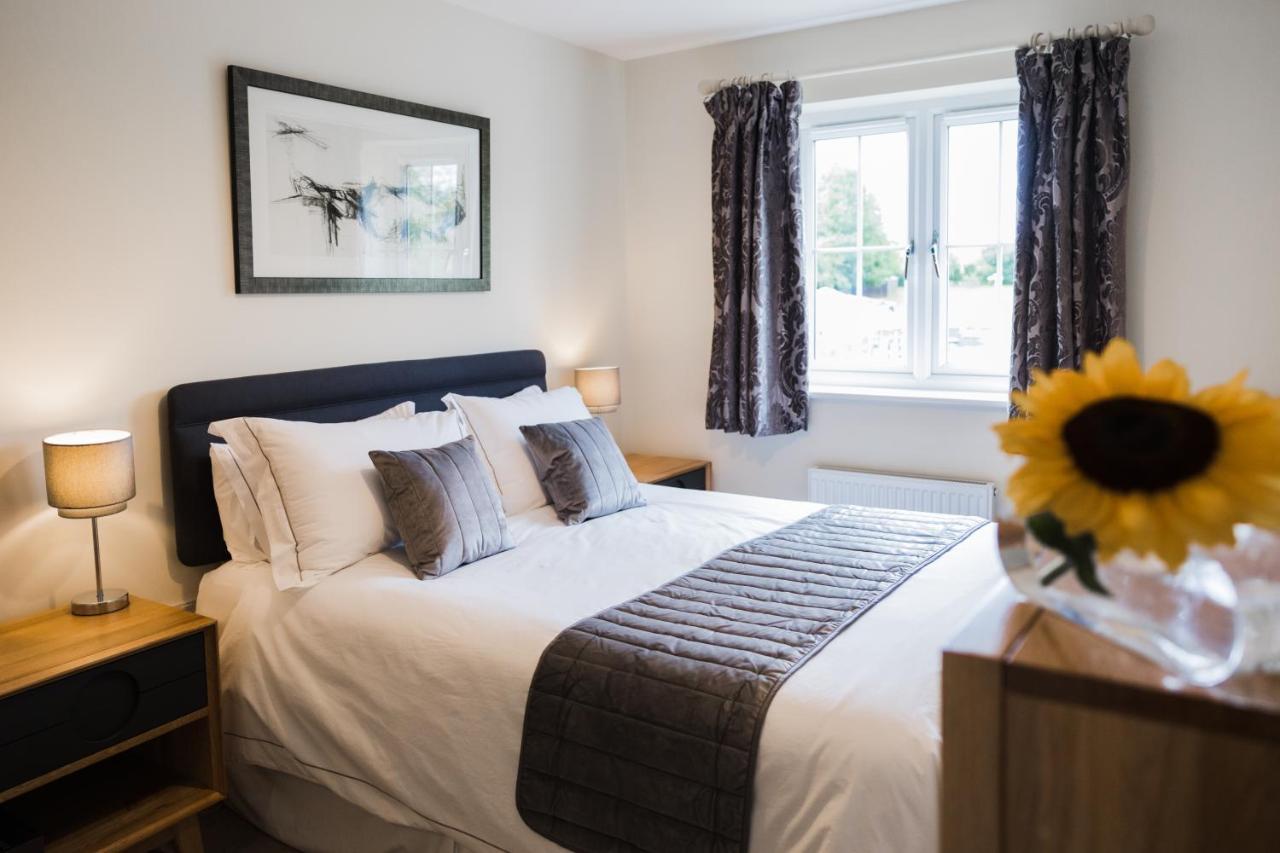 College Court Villa Bedale Bagian luar foto
