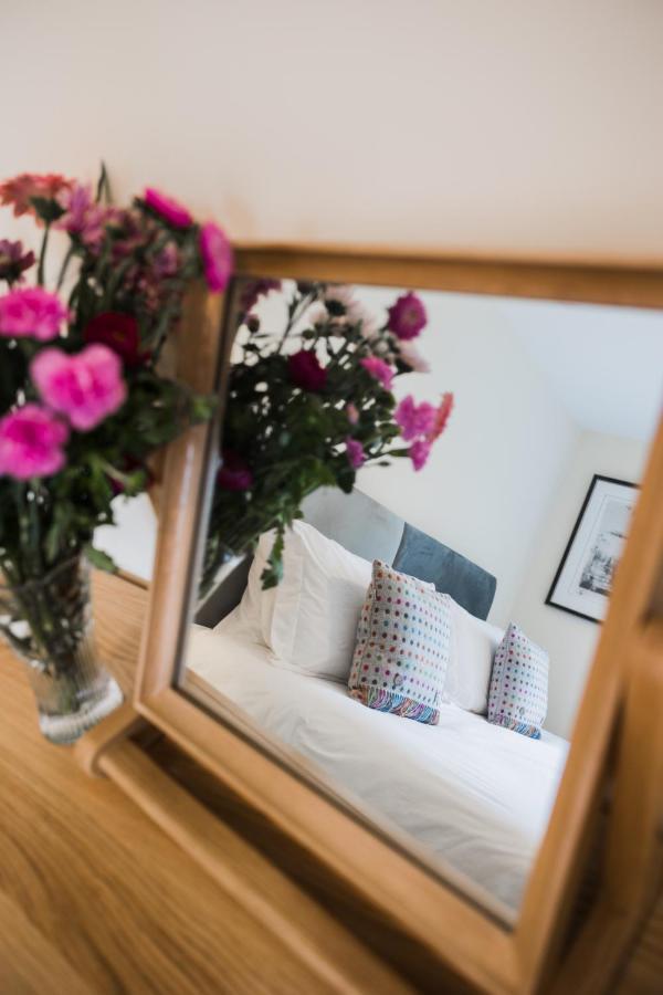 College Court Villa Bedale Bagian luar foto