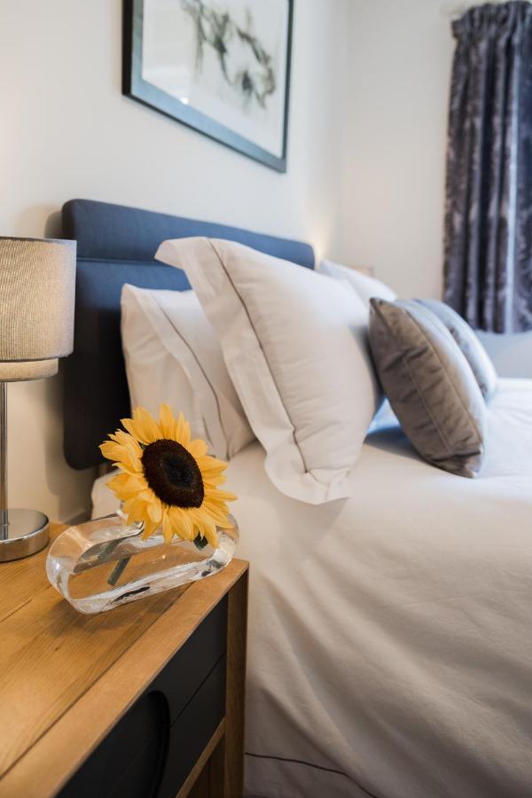 College Court Villa Bedale Bagian luar foto
