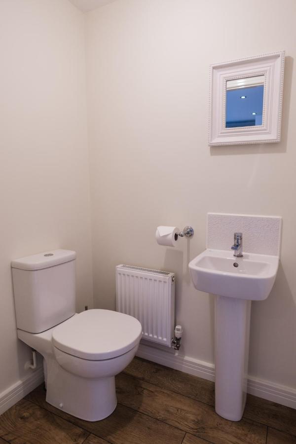 College Court Villa Bedale Bagian luar foto