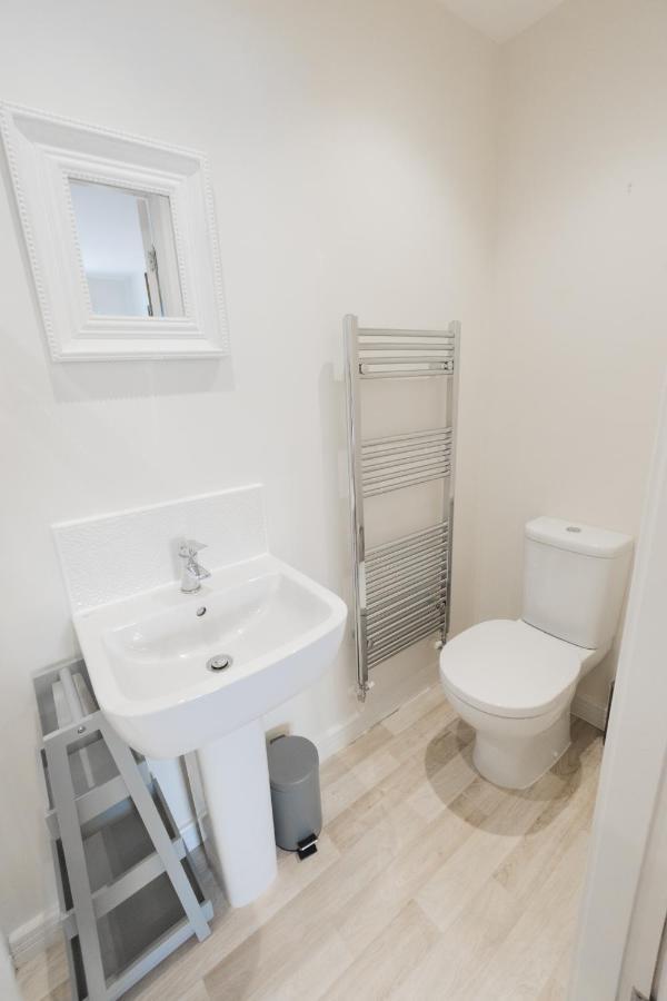 College Court Villa Bedale Bagian luar foto