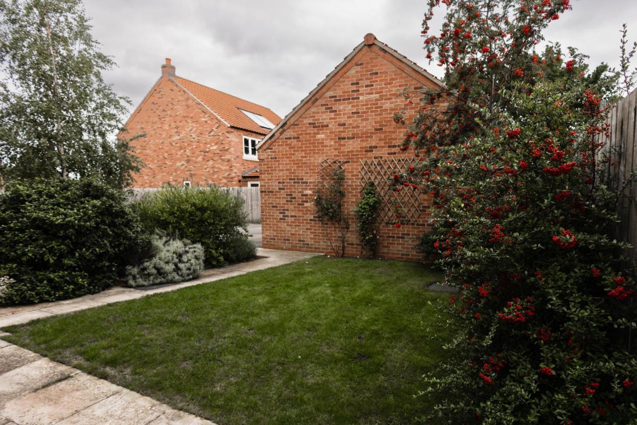 College Court Villa Bedale Bagian luar foto